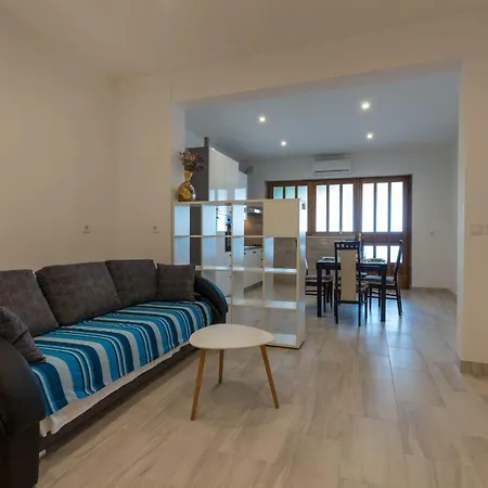 Apartment Marsic *