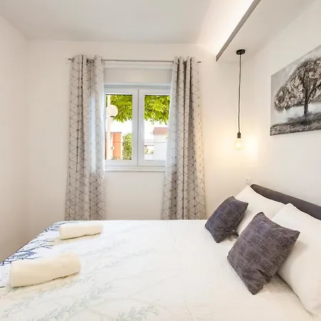 Apartment Marsic *