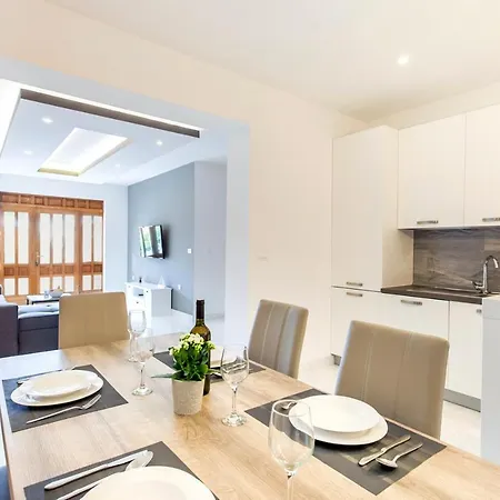 Apartment Marsic *